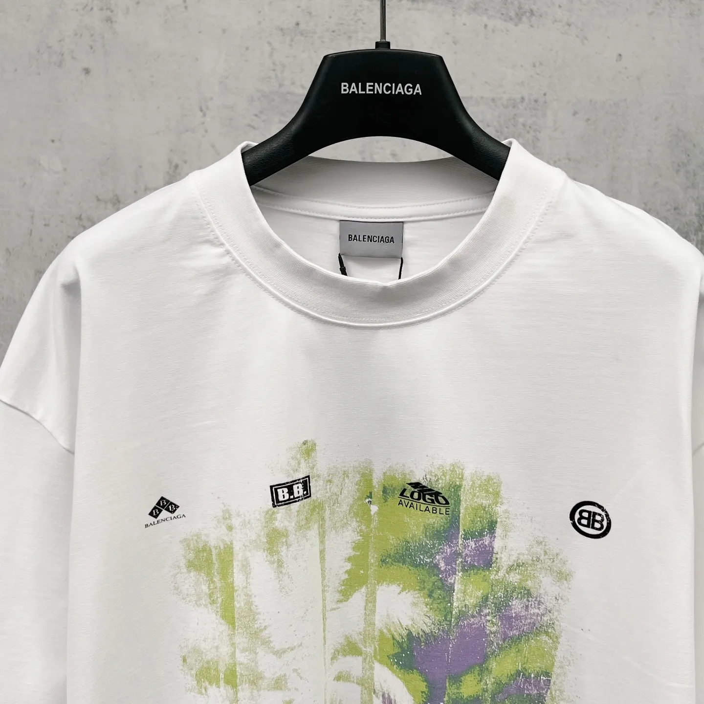 【 . Quality】BALENCI*GA/ .SS 26 New Arrival 。 LOGO T 。 . Authentic 。 ！ ZP 。 260 ， . ， ， 。 。 ， 。 OS . Same Style ：BL 263785 ：White Size：XS S M L
